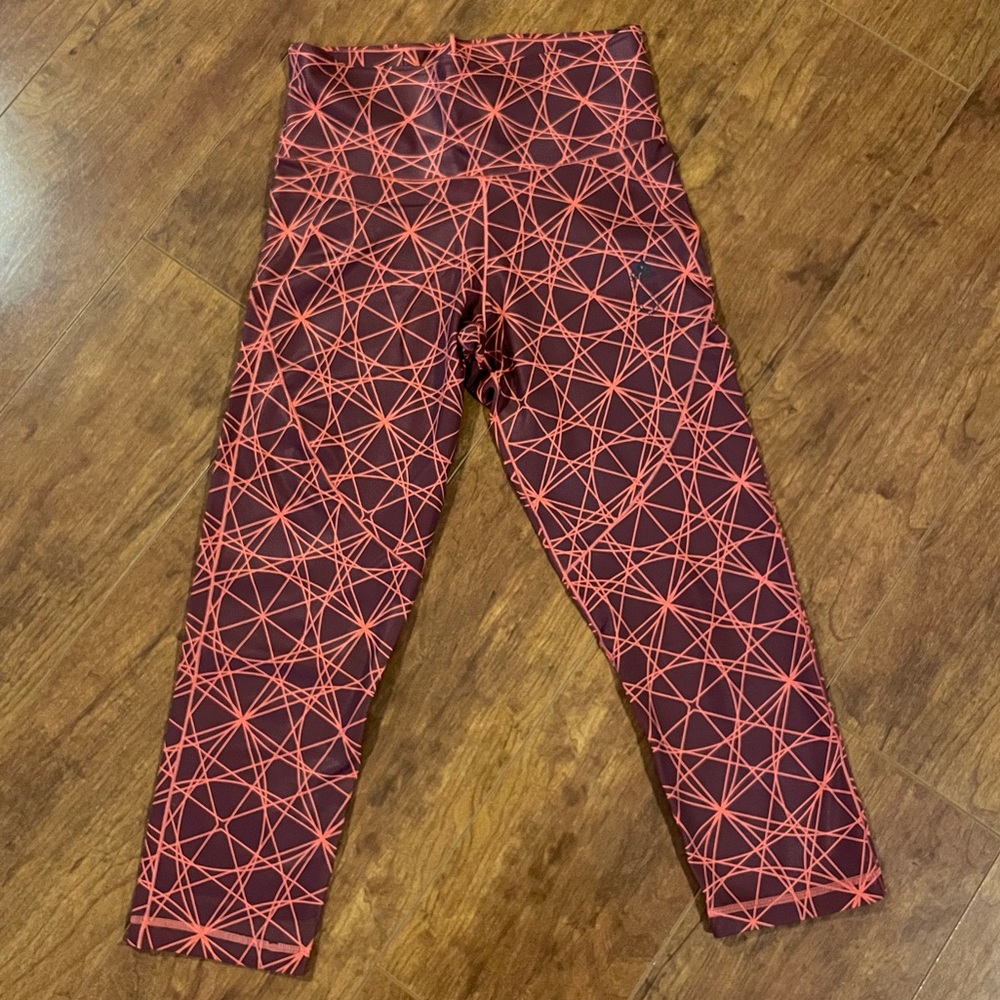 Adidas Women’s Cropped Leggings Geometric Burgundy Red Sz Small